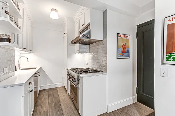 ☆15段140台1段目道路&ロング 140 East 81st Street #4D in Upper East Side, Manhattan