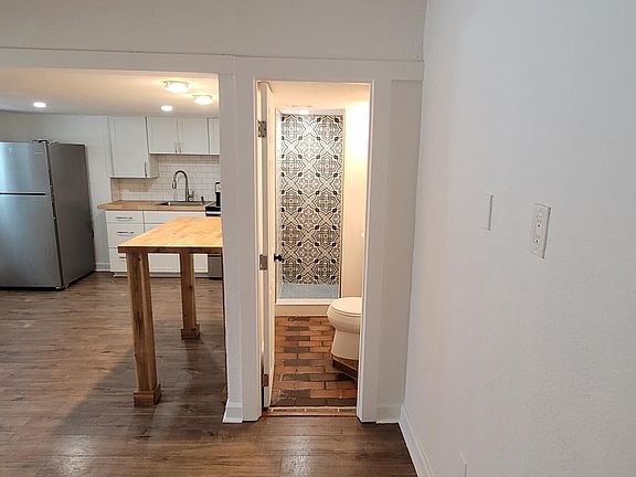 3rd image of 1405 7th Ave N #4
