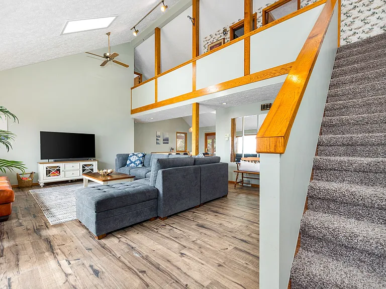 9402 S West Bay Shore Dr — Photo 6