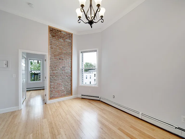 132 Lincoln St #6RIGHT — Photo 8