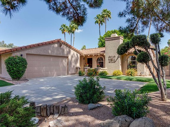 2nd image of 8020 E Del Rubi Dr