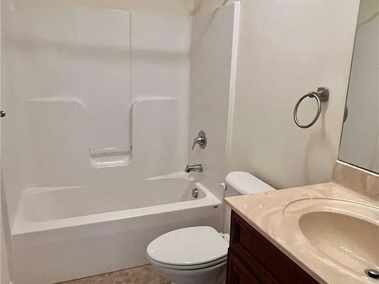 8 Seeley Bull St #120 — Photo 28