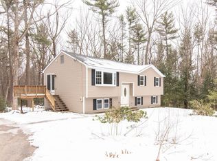 86 Harbor St, Pepperell, MA 01463
