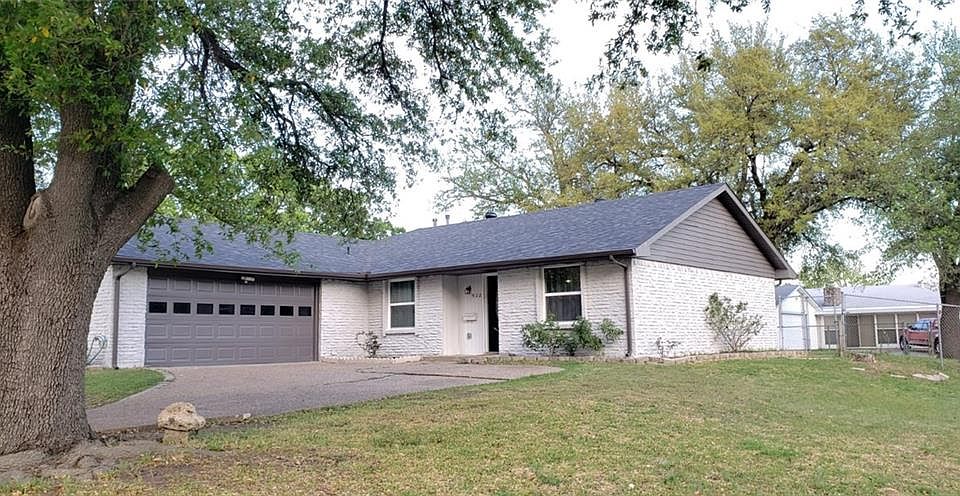 1st image of 922 Heritage Cir