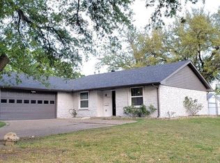 922 Heritage Cir, Garland, TX 75043