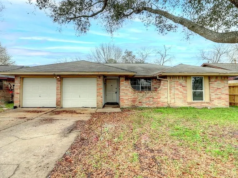 7206 Yellow Pine Dr — Photo 2