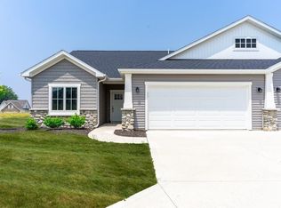 122 Ln 151a Hamilton Lk, Hamilton, IN 46742