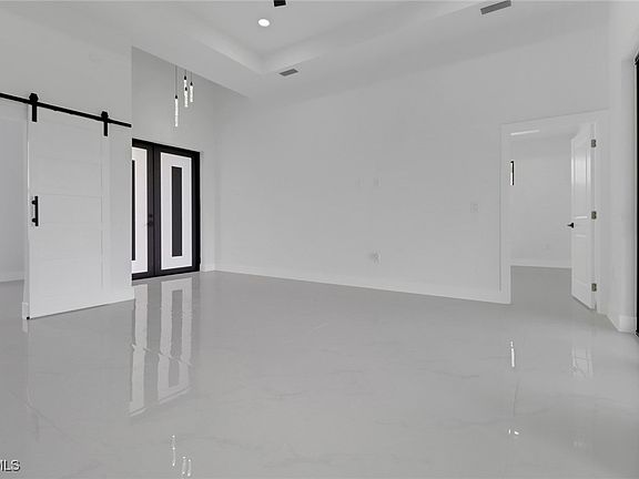 5th image of 1004 NE 43rd Terrace Cpe