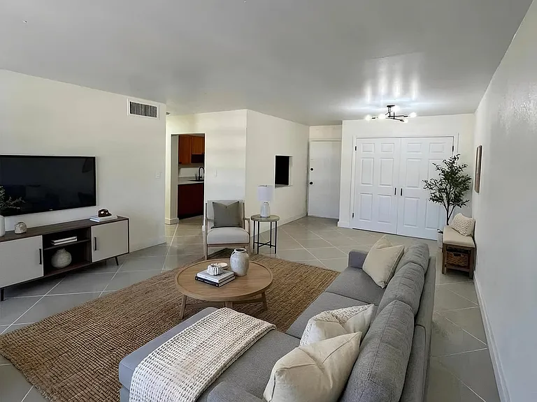 Park Hill Hollywood Apartments — Photo 6