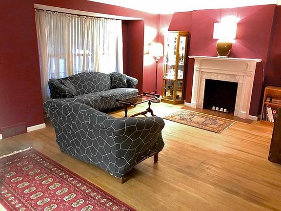 2nd image of 2912 Middlesex Dr