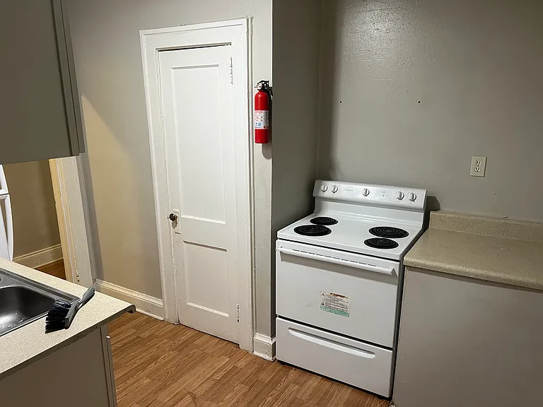 339 Basswood St #1 — Photo 6