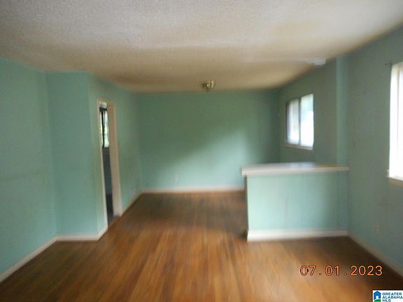 2nd image of 912 Nelson Dr