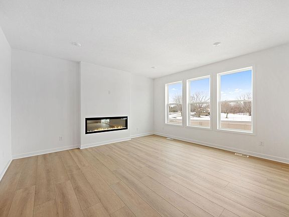 5th image of 7633 Lotus Ln