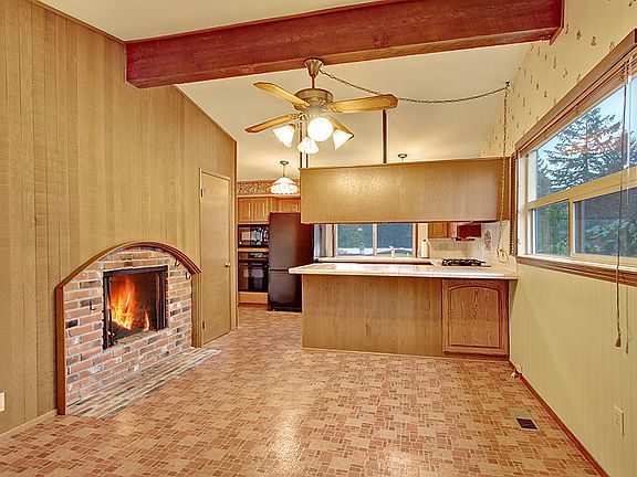 3rd image of 16628 SE 15th St
