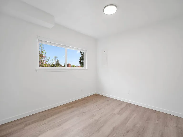 4005 SE 80th Ave — Photo 8