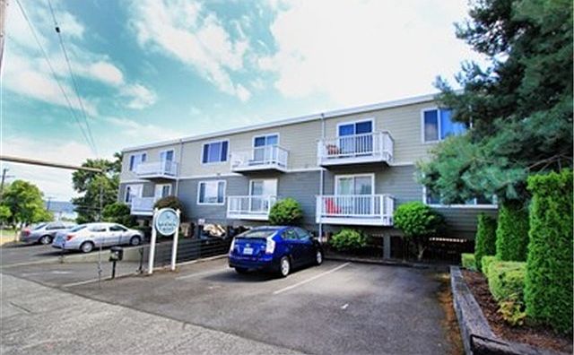 1st image of 5321 N Pearl St Unit 207