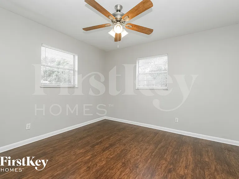 9331 Forest Hills Dr — Photo 7