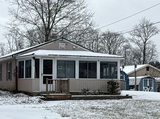 14 Taylor St, Glens Falls, NY 12801