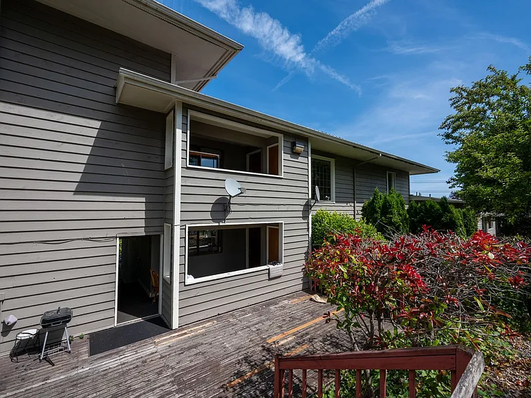 10705-10707 Des Moines Memorial Dr — Photo 5