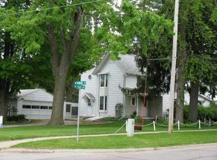 400 N Main Ave, Alburnett, IA 52202