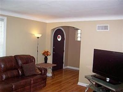 3rd image of 8519 Orchard Ave