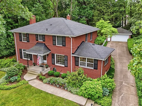1648 Fisk Rd SE, East Grand Rapids, MI 49506
