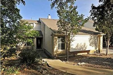2nd image of 408 Lakeshore Cir