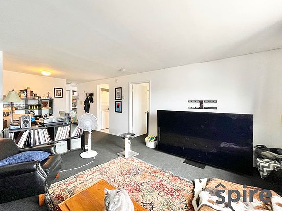 3rd image of 300 8th St APT 5A