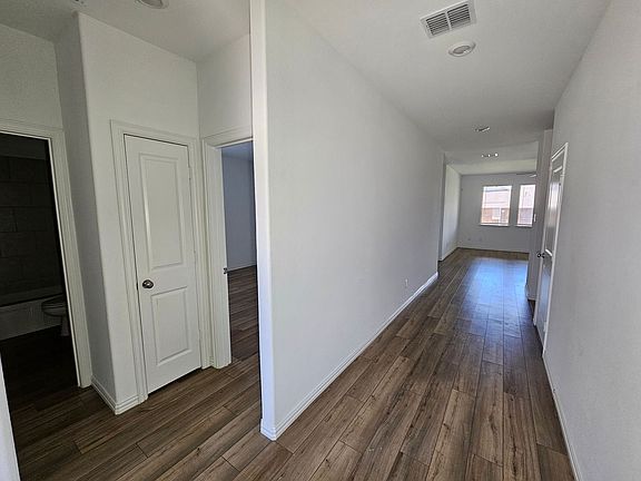 5th image of 512 Chip St