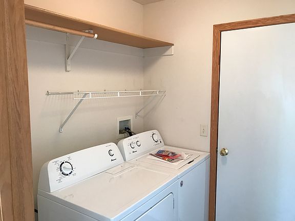 4th image of 8901 Venice Ln