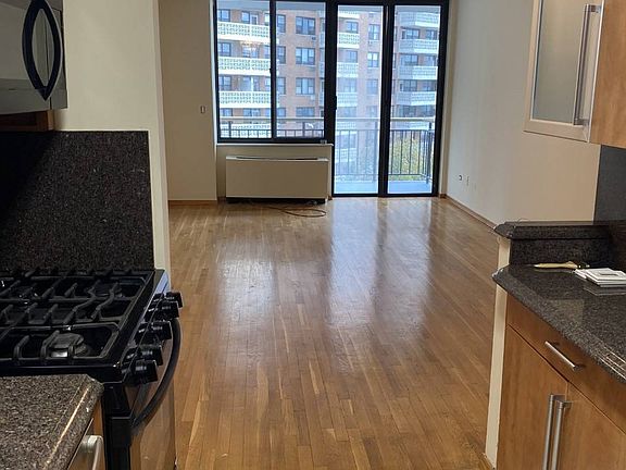 5th image of 3111 Ocean Pkwy #Penthouse A