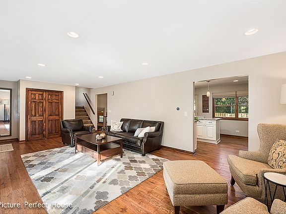 4th image of 106 N Whispering Hills Dr