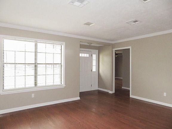 5th image of 156 Summerwood Dr