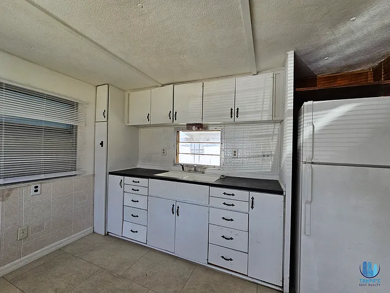 503 Longfellow Blvd — Photo 6