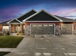 5906 Michael Dr NE, Cedar Rapids, IA 52411