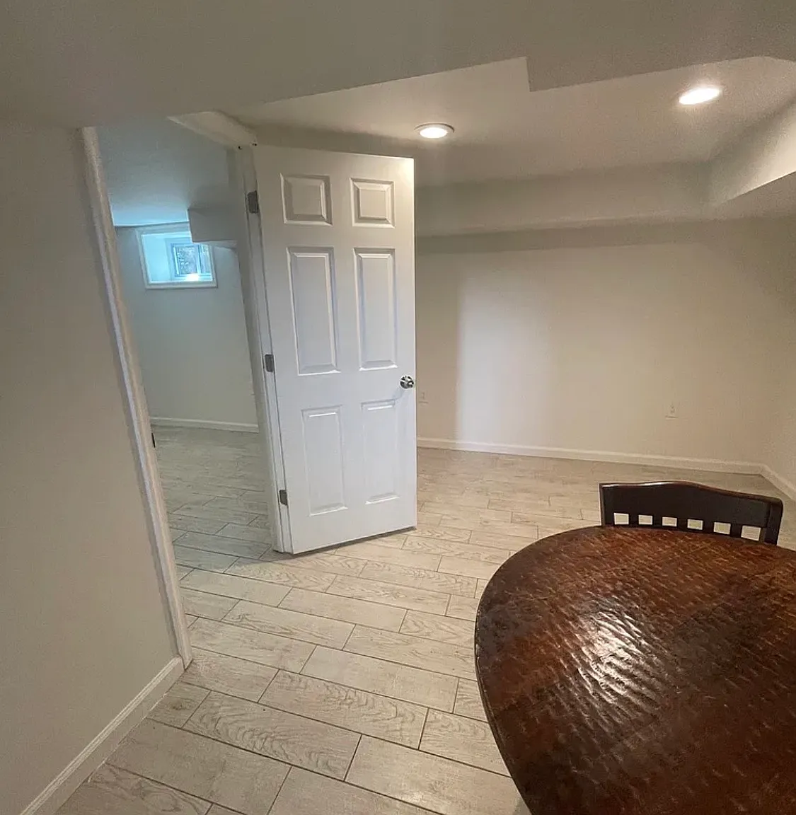 2 bed, 933 sqft, $1,200 — Photo 2