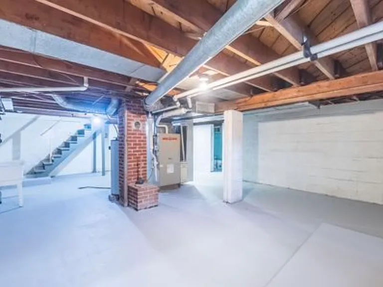 1617 Orange St — Photo 36