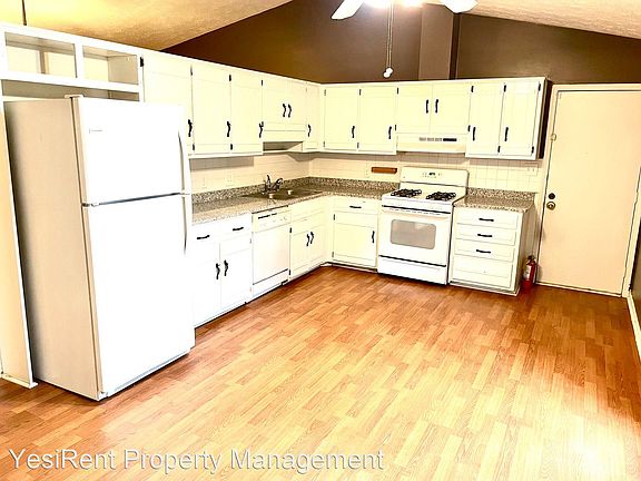 2nd image of 107 Briarwood Ct