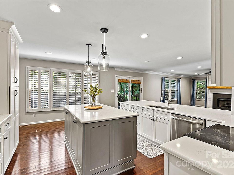1st image of 7948 Ravenwood Ln