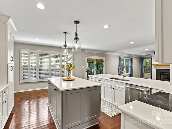 7948 Ravenwood Ln, Stanley, NC 28164