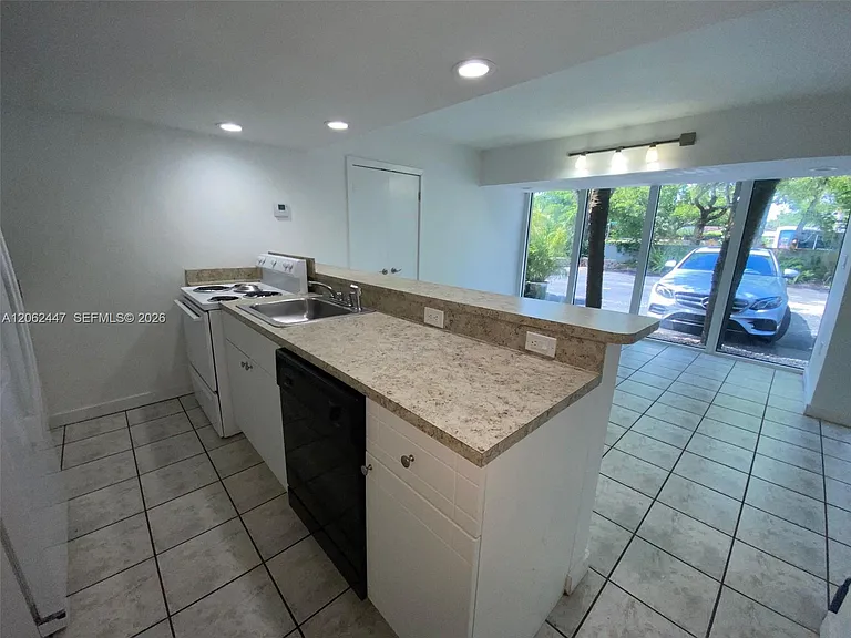 6414 Miami Lakes Dr E #0 — Photo 9
