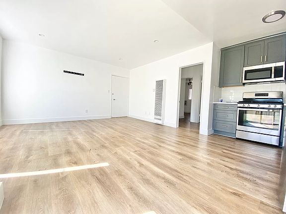 5th image of 4334 Berryman Ave #7