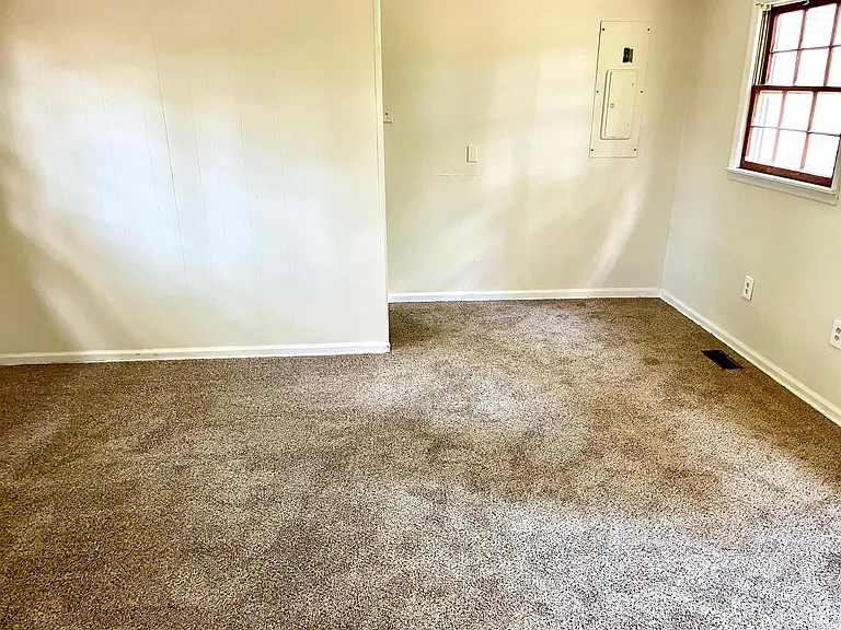 194 Boulevard St — Photo 10