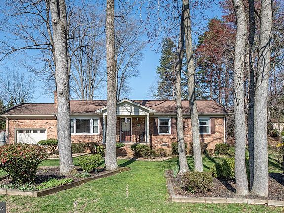 2nd image of 408 Tulip Ct