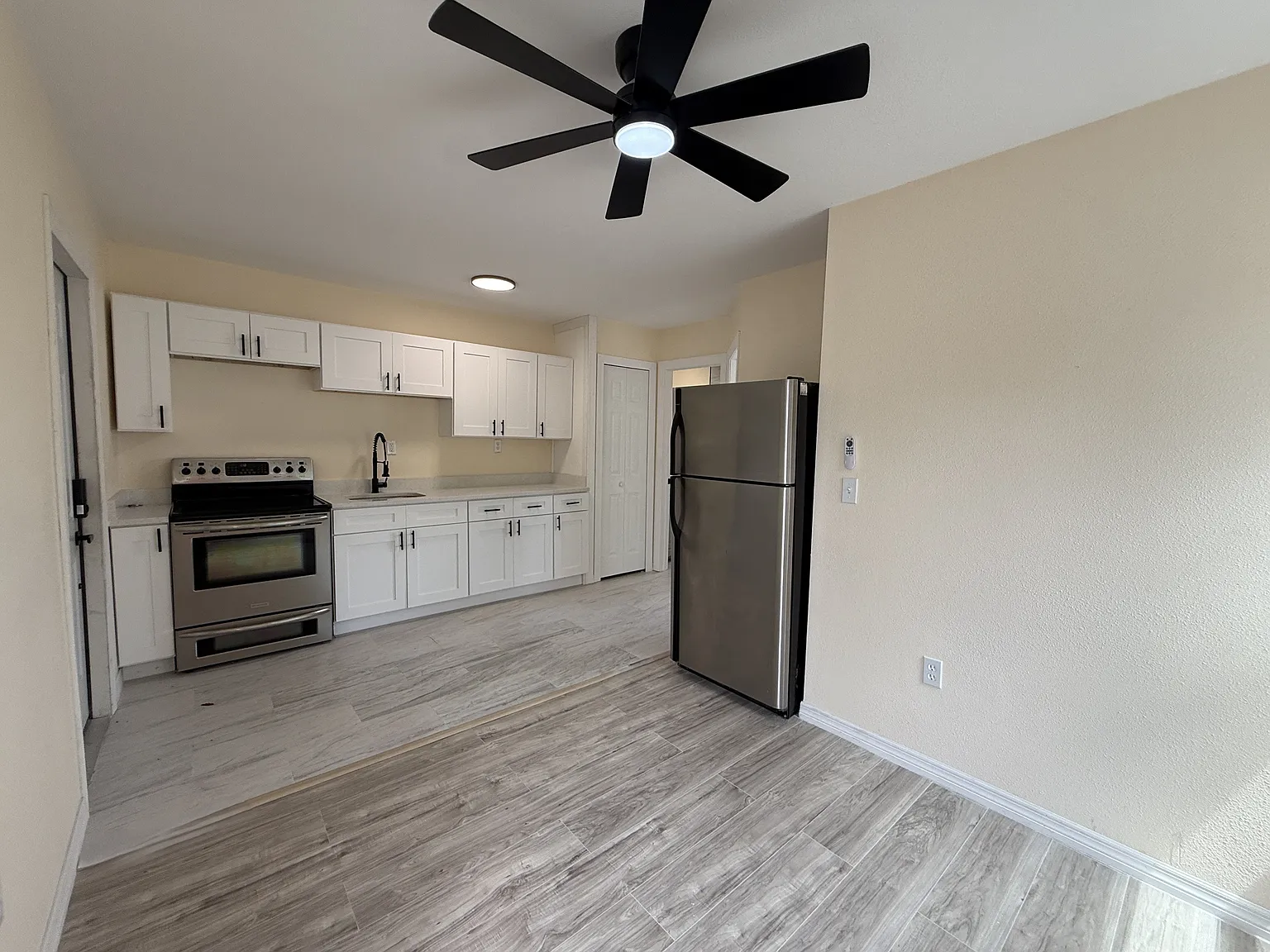 5680 28th St N Unit D6 - D6 — Photo 3