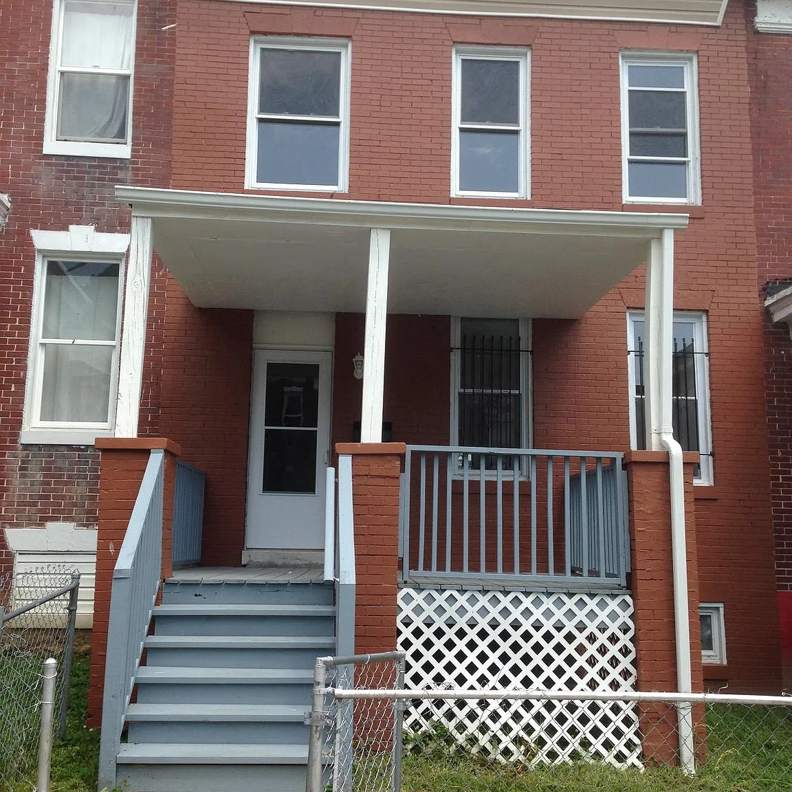4 bed, 2.0 bath, $1,900 — Photo 1