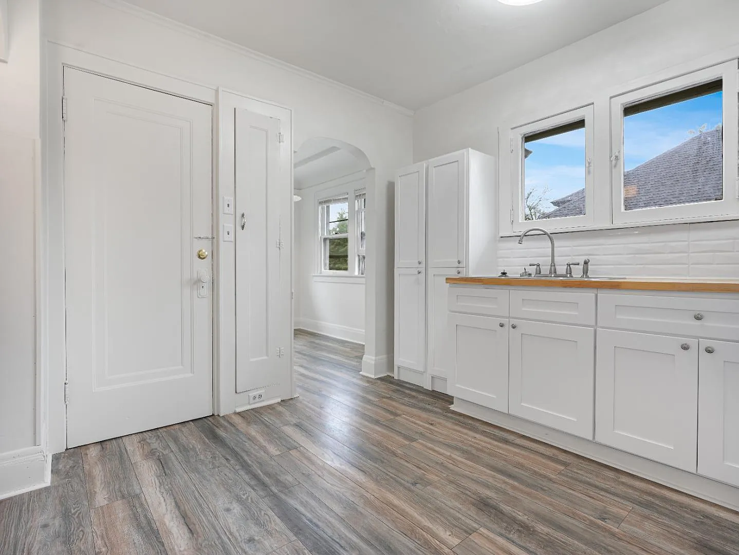 6506 Milwaukee Ave - 6508 — Photo 1