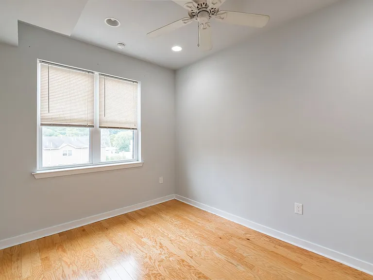 4124 Tower St — Photo 17