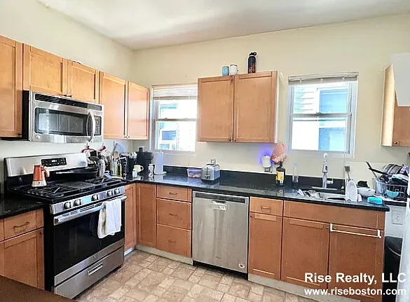 53 Hillside St #3 — Photo 6