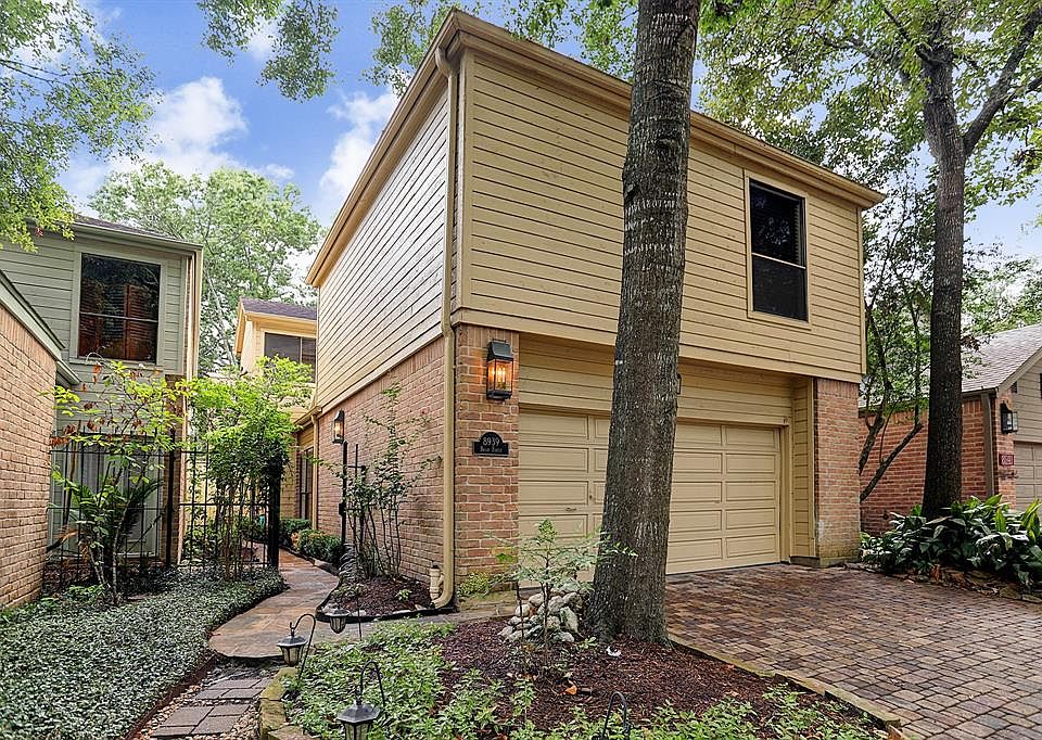 1st image of 8939 Briar Forest Dr